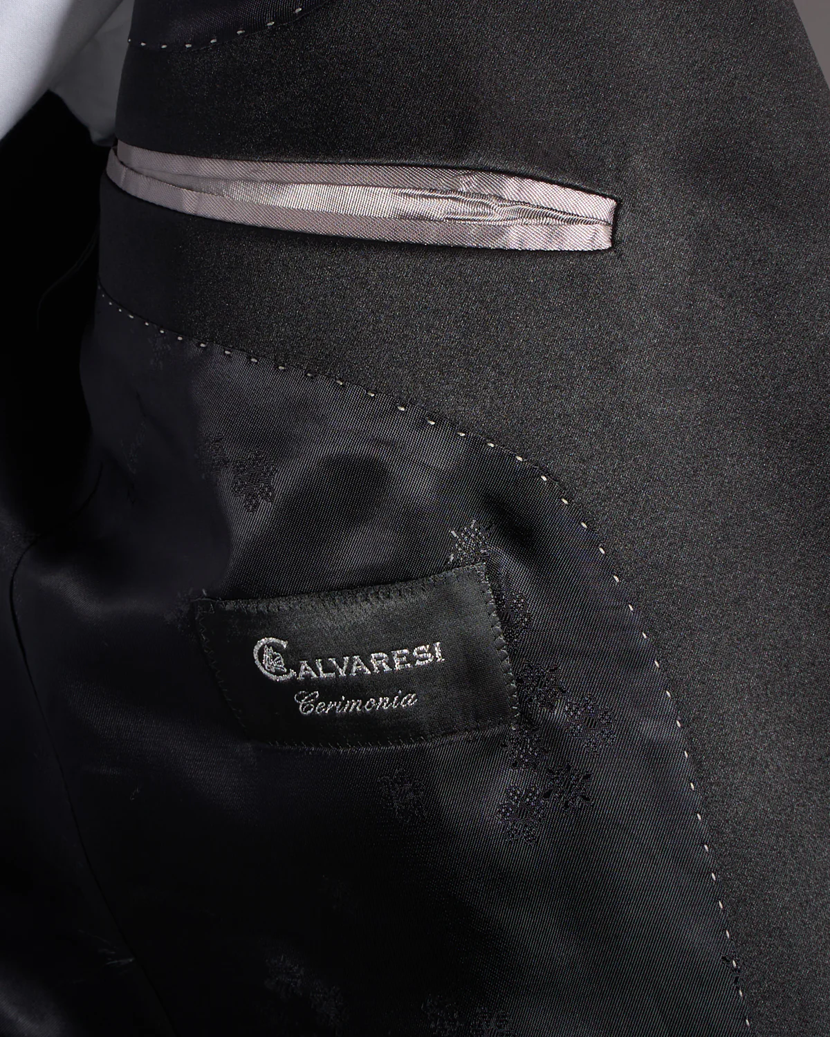 'Taylor' Black Peak Lapel Tuxedo Jacket - Image 8