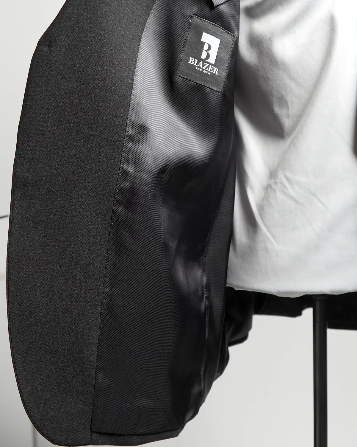 Gibson Attivo Bi-Stretch Solid Suit - Image 5