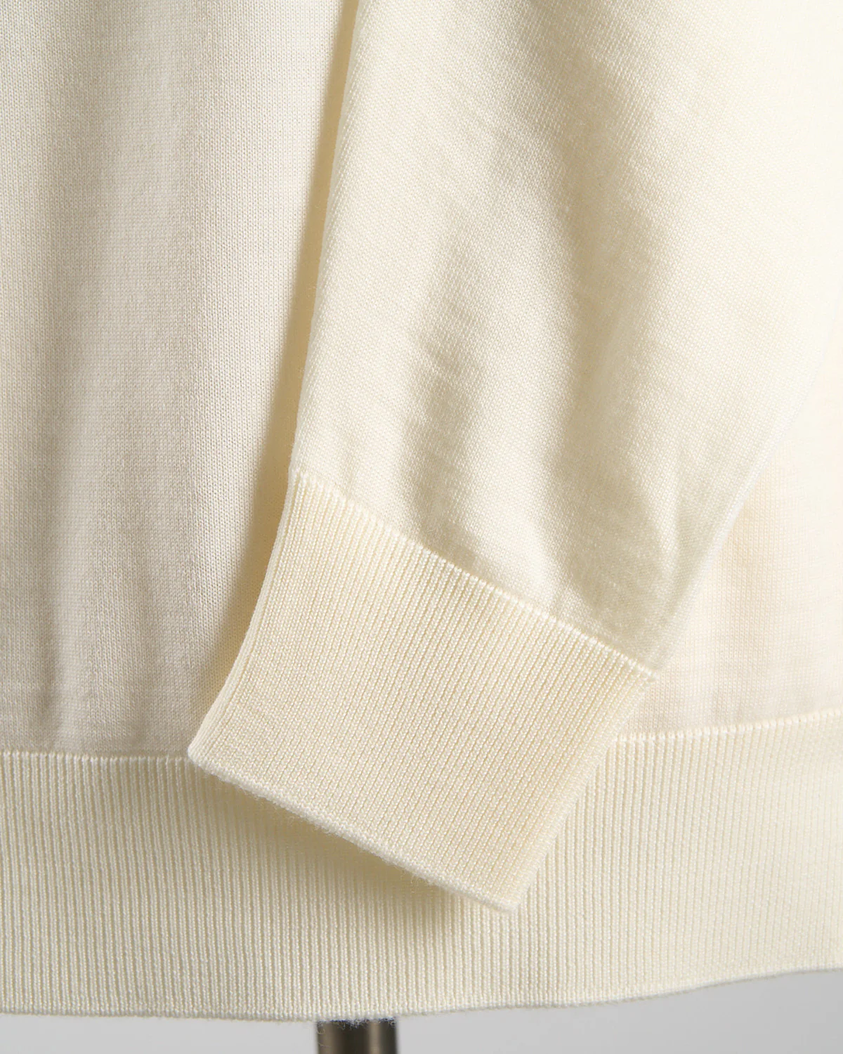 Elegant All-Season Fine Merino Crewneck - Image 6
