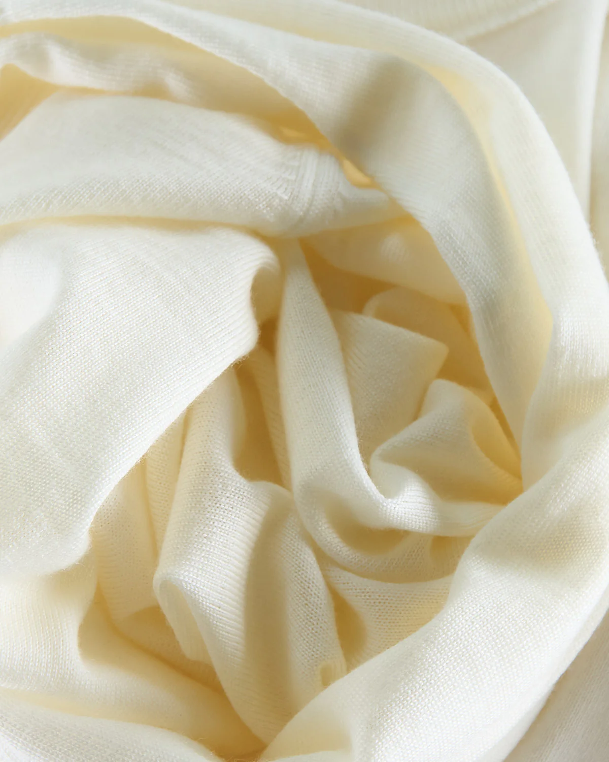Elegant All-Season Fine Merino Crewneck - Image 8
