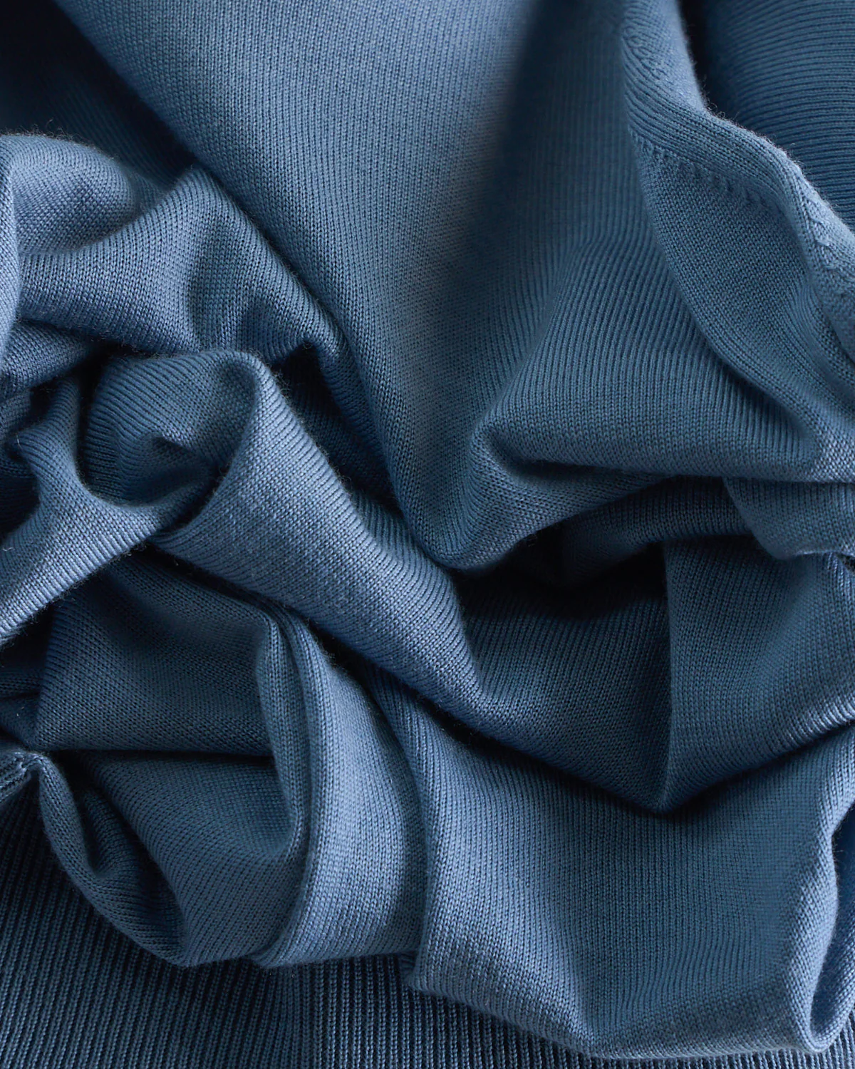 Elegant All-Season Fine Merino Crewneck - Image 7