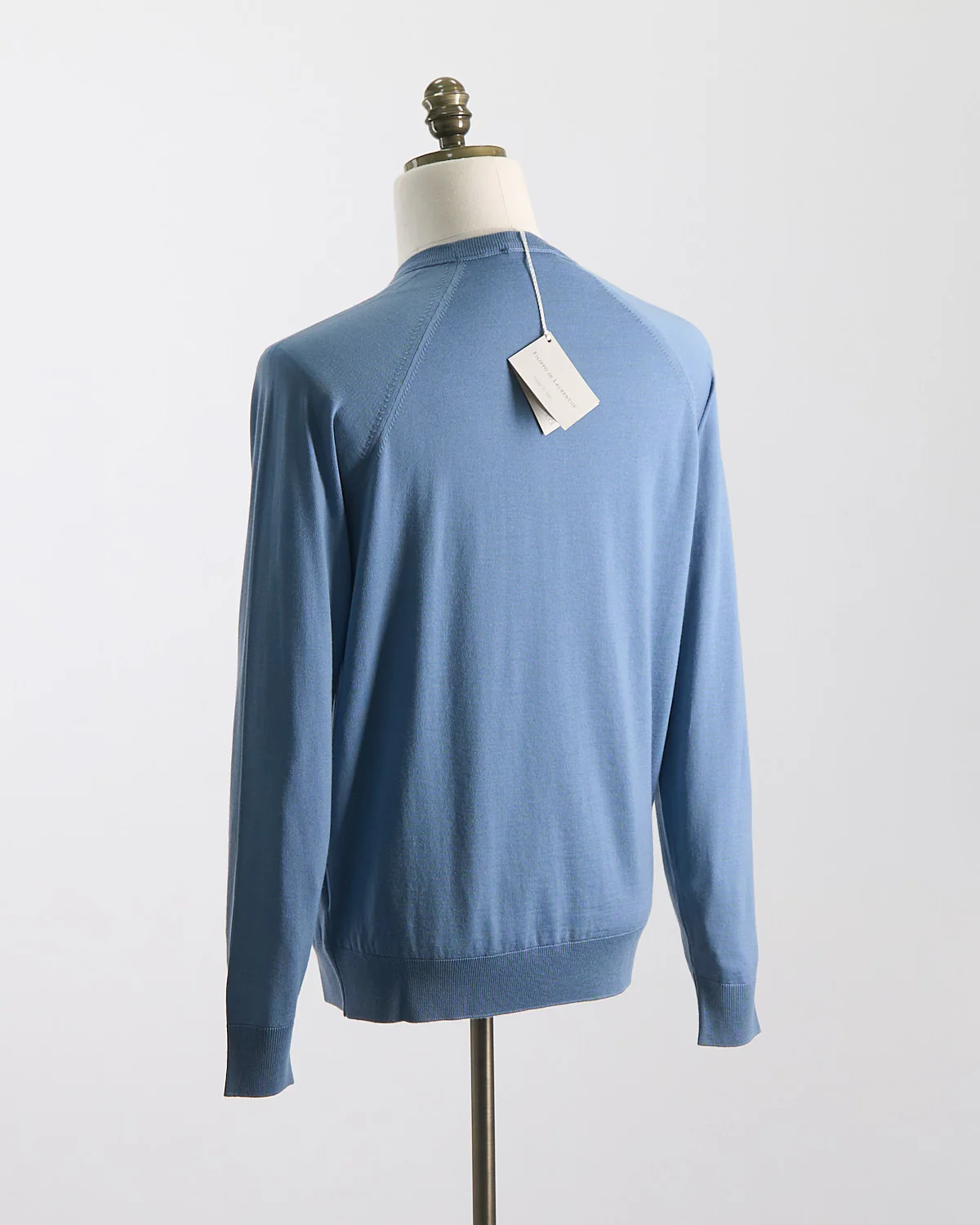 Elegant All-Season Fine Merino Crewneck - Image 8