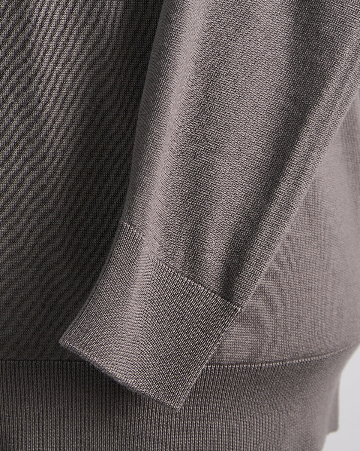 Elegant All-Season Fine Merino Crewneck - Image 6