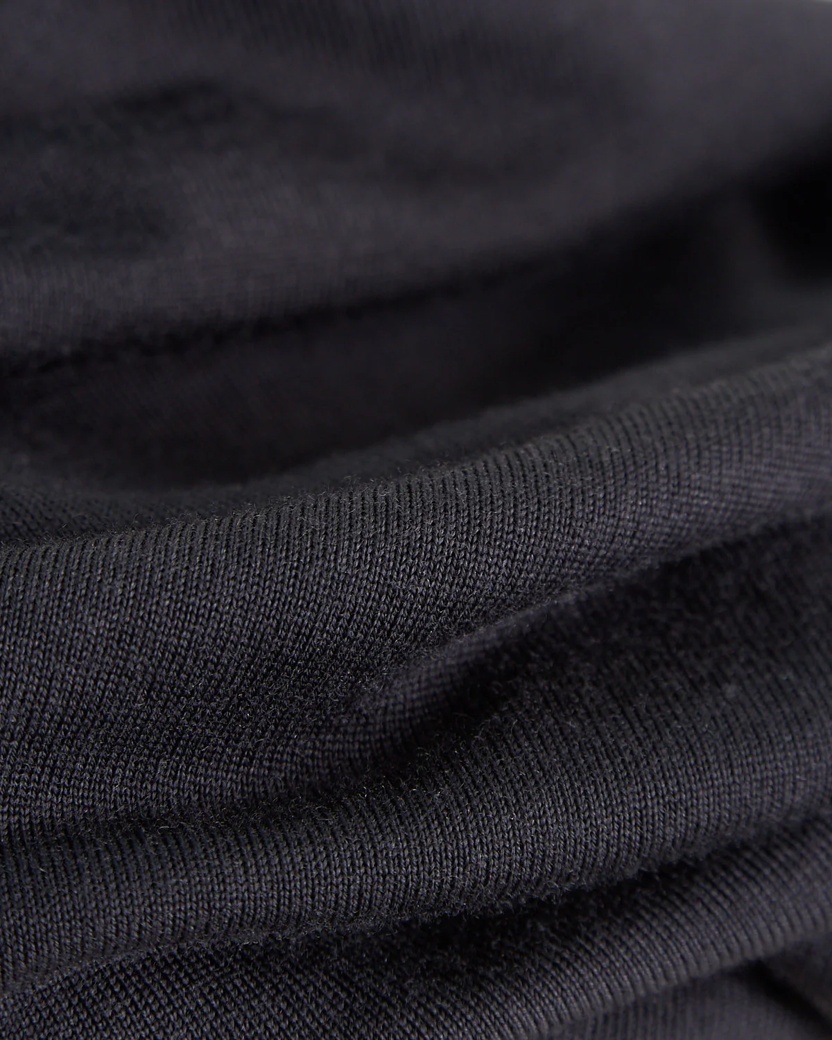 Elegant All-Season Fine Merino Crewneck - Image 7