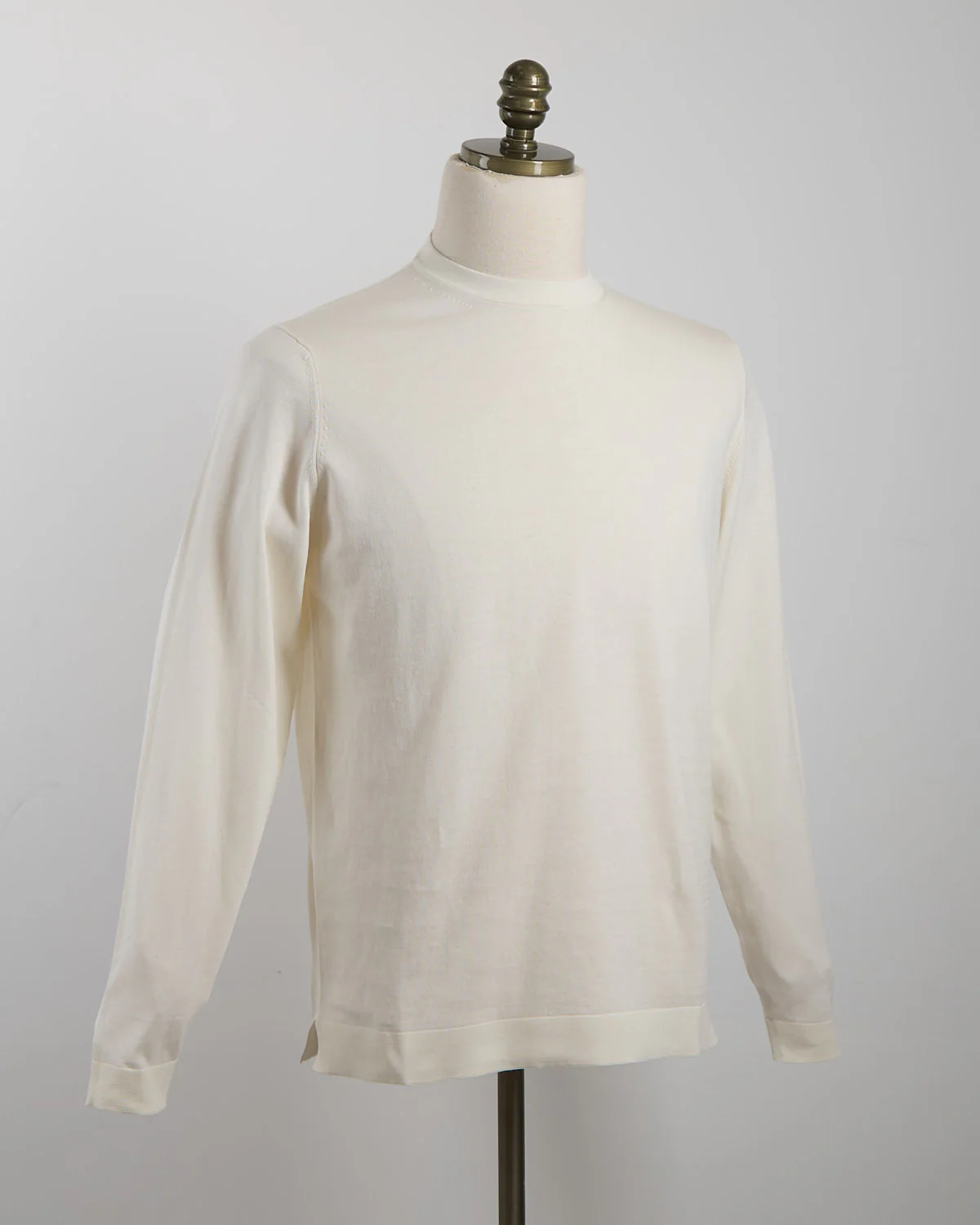 Off White Straight Bottom Fine Knit Long Sleeve Crewneck