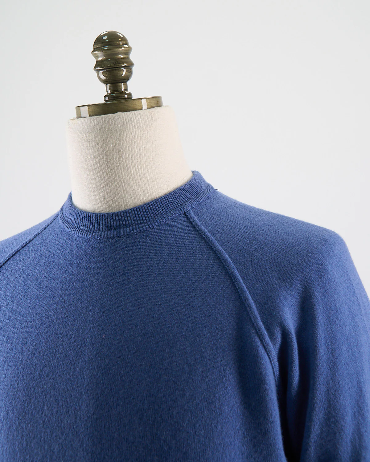 Wardrobe Staple Cashmere Blend Raglan Crewneck Casual Sweater - Image 2