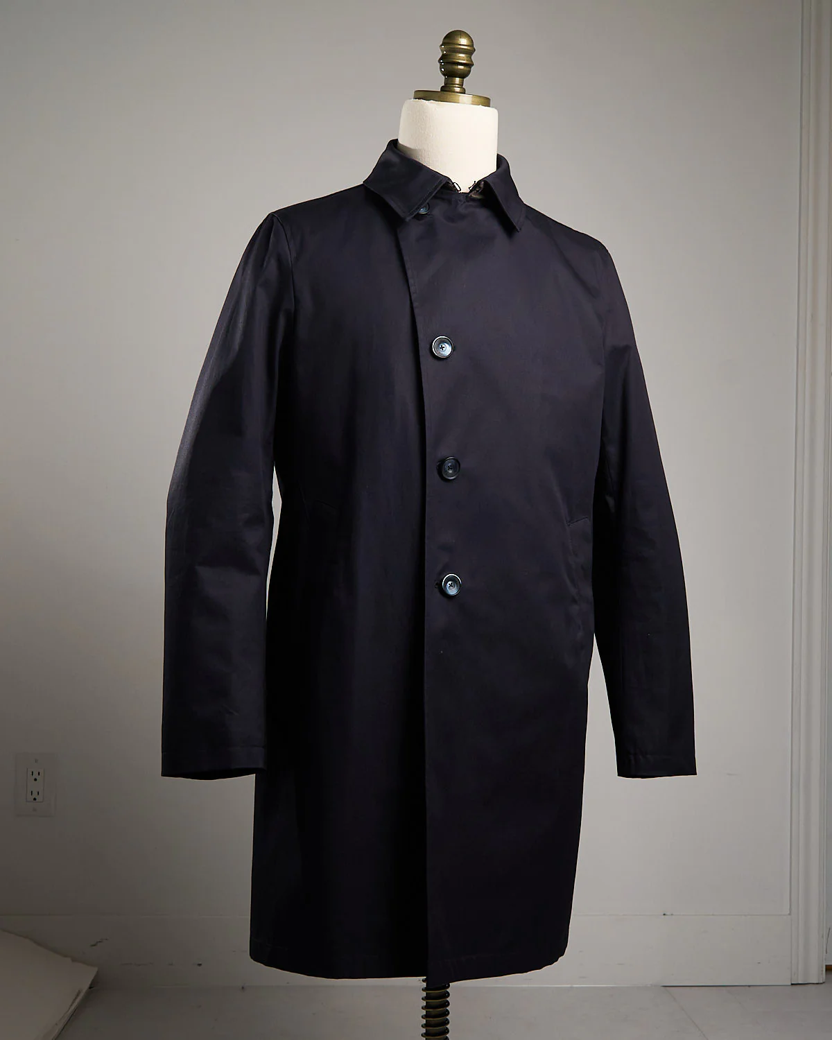 Delon Cotton Single-Breasted Trench With Monogram Details - Image 3