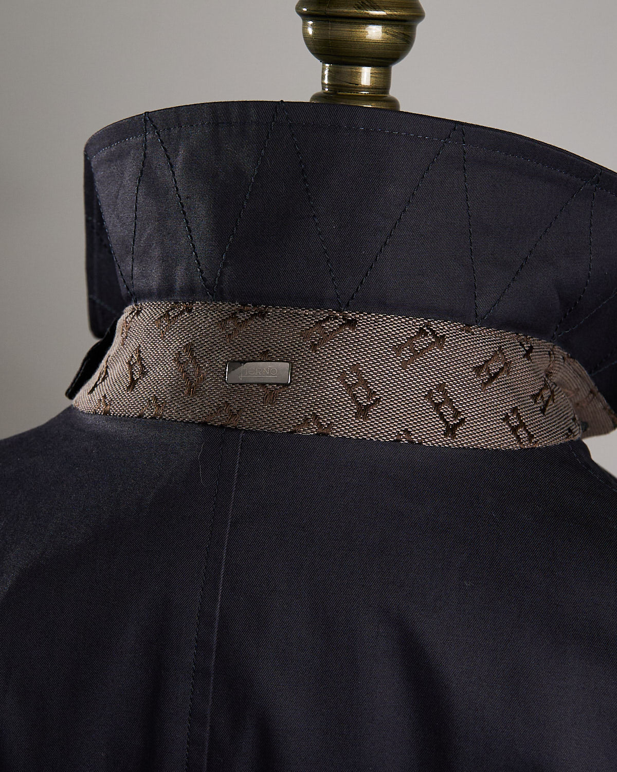 Delon Cotton Single-Breasted Trench With Monogram Details - Image 7