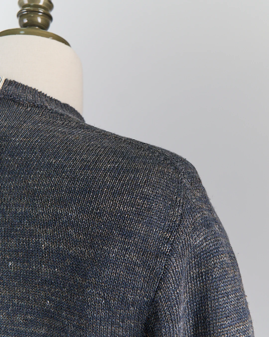 100% Washed Linen Stretch Crewneck - Image 5