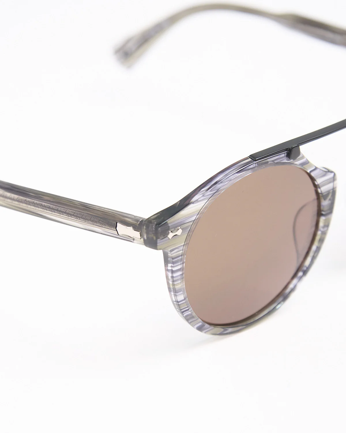 Striped Grey Round Isolated Lens SJV568 Sunglasses - Image 5