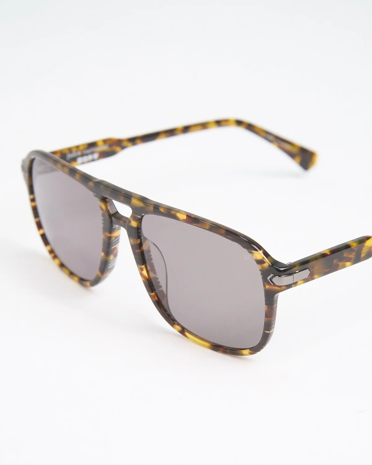 Striped Tortoise Aviator SJV553 Sunglasses - Image 4