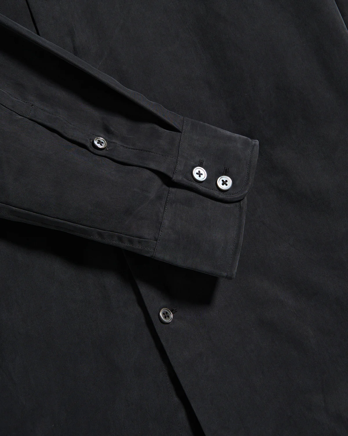Slim Fit Shirt With Wire Inserted Collar - Image 4