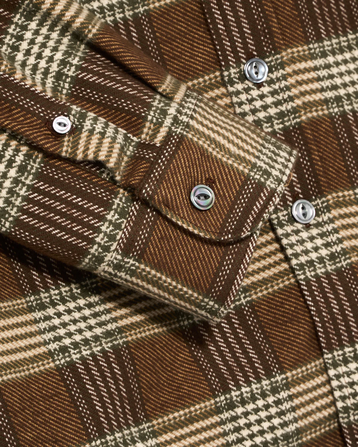 Brown Houndstooth Blanket Easy Shirt - Image 2