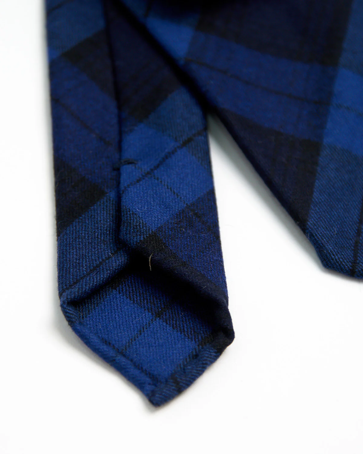 Tartan Wool Hand Rolled Tip Necktie - Image 3